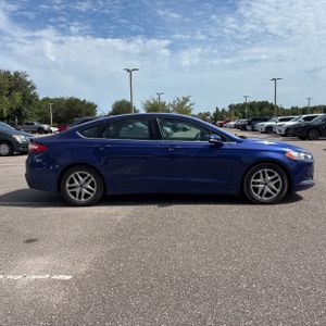 FORD FUSION SE - 10