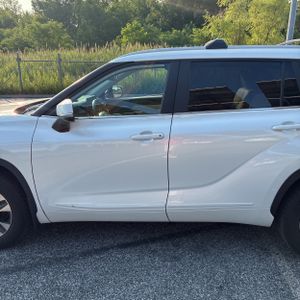 صورة 4 لـ 2023 Toyota HIGHLANDER XLE