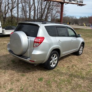 Toyota RAV4 Limited - 8