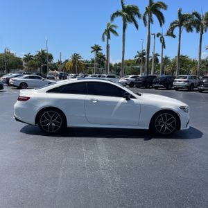 MERCEDES-BENZ E-CLASS - 10