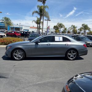 MERCEDES-BENZ E-CLASS - 3