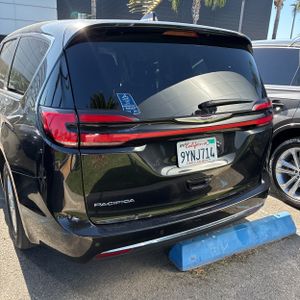 2023 Chrysler PACIFICA TOURING L photo 4