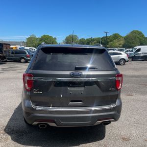 FORD EXPLORER XLT - 7