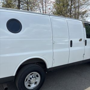 CHEVROLET EXPRESS CARGO 2500 - 9