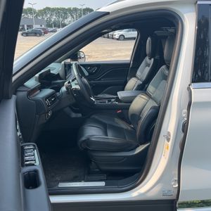 صورة مصغرة 31 لـ 2025 Lincoln AVIATOR BLACK LABEL