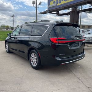 CHRYSLER PACIFICA TOURING L - 5