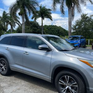 صورة 13 لـ 2016 Toyota HIGHLANDER XLE