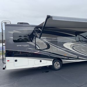 FORD E-450 CUTAWAY - 9