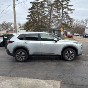 NISSAN ROGUE SV - 10
