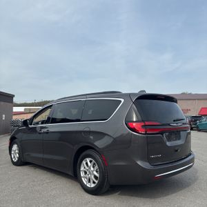 CHRYSLER PACIFICA TOURING L - 3