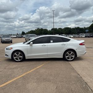 FORD FUSION SE - 3