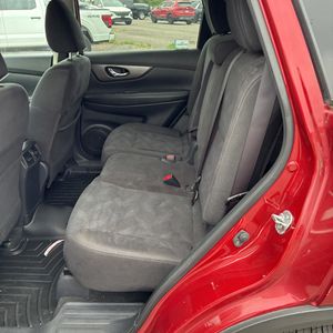 2015 Nissan ROGUE SV thumbnail 34