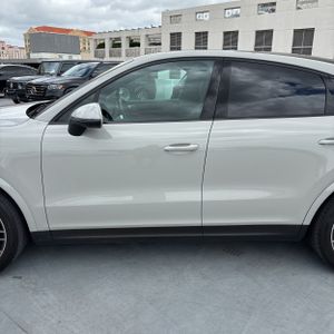 PORSCHE CAYENNE COUPE - 4