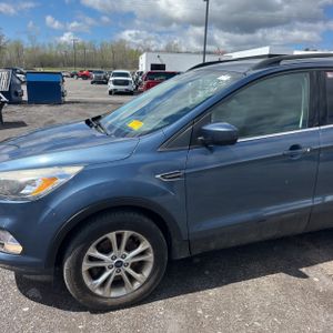 FORD ESCAPE SE - 2