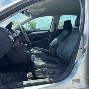 2013 Volkswagen PASSAT SE PZEV — миниатюра 32