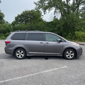 2020 Toyota SIENNA LE 8-PASSENGER — фото 10