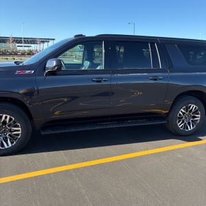 CHEVROLET SUBURBAN Z71 - 4