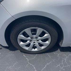 2024 Toyota COROLLA LE 缩略图 17