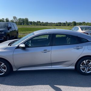 2016 Honda CIVIC LX — фото 4