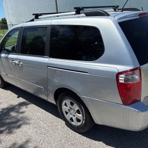 KIA SEDONA LX - 6