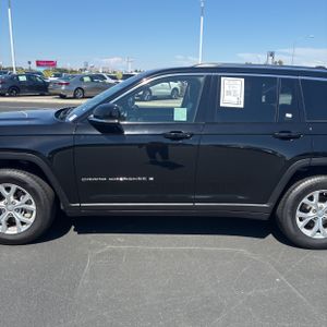 2023 JEEP GRAND CHEROKEE LIMITED photo 4