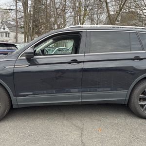 VOLKSWAGEN TIGUAN SE 4MOTION - 4