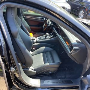 صورة 33 لـ 2022 Porsche PANAMERA GTS
