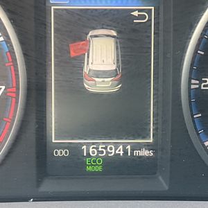 2017 Toyota RAV4 XLE — миниатюра 43
