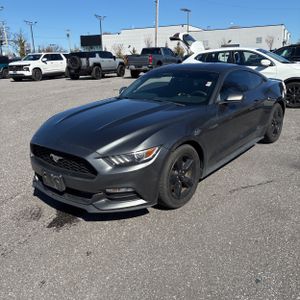 FORD MUSTANG V6 - 1