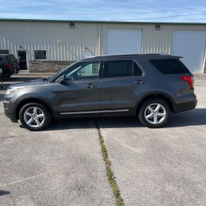 FORD EXPLORER XLT - 3