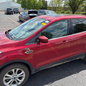 FORD ESCAPE SE - 2