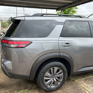 NISSAN PATHFINDER SV - 9