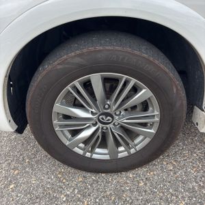 صورة 17 لـ 2021 Infiniti QX80 LUXE