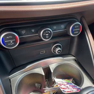 صورة مصغرة 62 لـ 2018 ALFA Romeo STELVIO BASE