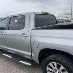 TOYOTA TUNDRA - 5