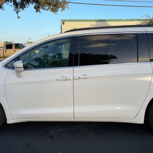 2022 Chrysler PACIFICA TOURING L — фото 4