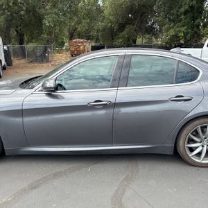 صورة 4 لـ 2017 ALFA Romeo GIULIA BASE