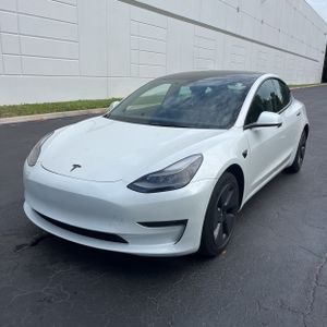 TESLA MODEL 3 BASE - 1