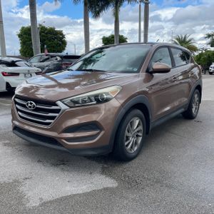 HYUNDAI TUCSON SE - 1