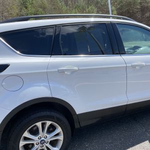 FORD ESCAPE SE - 9