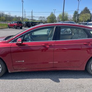 FORD FUSION HYBRID SE - 4