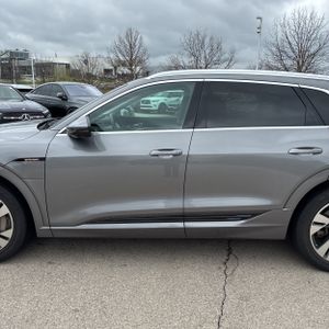 AUDI E-TRON QUATTRO PREMIUM PLUS - 4