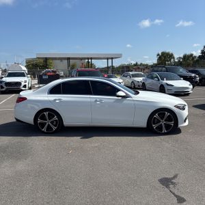 صورة 10 لـ 2025 Mercedes-BENZ C 300