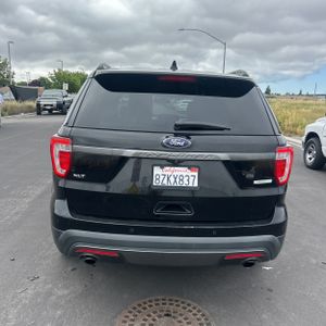 FORD EXPLORER XLT - 7