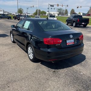 VOLKSWAGEN JETTA SE - 5