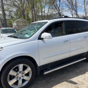 CHEVROLET TRAVERSE - 2