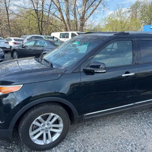 FORD EXPLORER XLT - 2