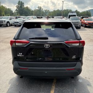 صورة 7 لـ 2021 Toyota RAV4 LE