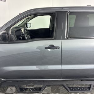صورة 3 لـ 2022 Nissan FRONTIER S