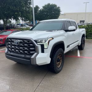 TOYOTA TUNDRA - 1